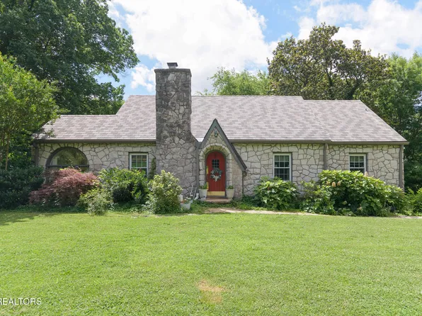 5804 Green Valley Dr, Knoxville, TN 37914