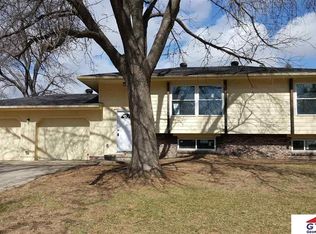 5304 Emiline St, Bellevue, NE 68157