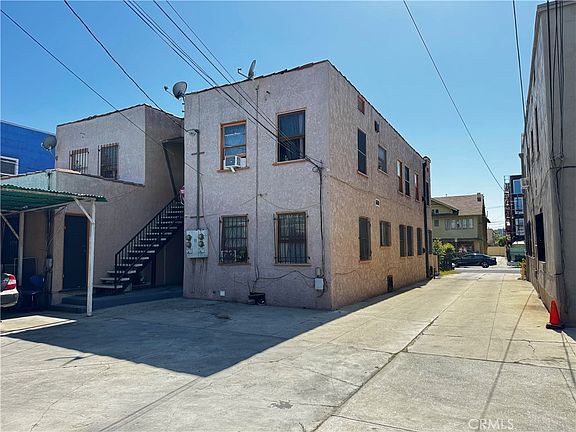 4th image of 3110 Raymond Ave