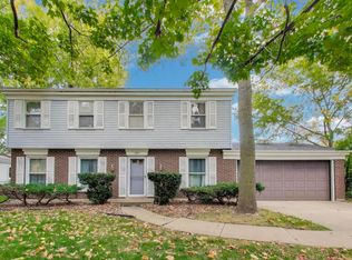 4053 Cumnor Rd, Downers Grove, IL 60515