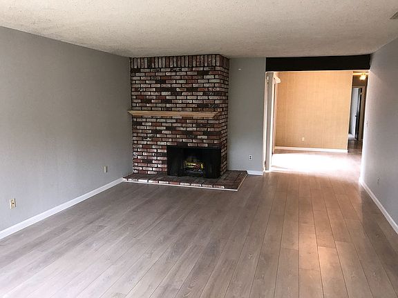 2nd image of 8328 Deville Oaks Way