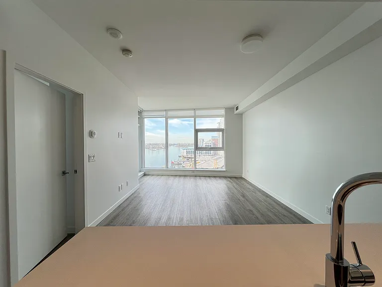 680 Quayside Dr #802 — Photo 1