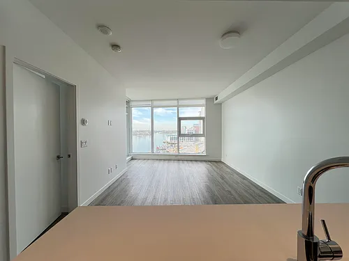 680 Quayside Dr Photo 1