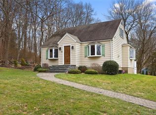 26 Rennison Rd, Trumbull, CT 06611