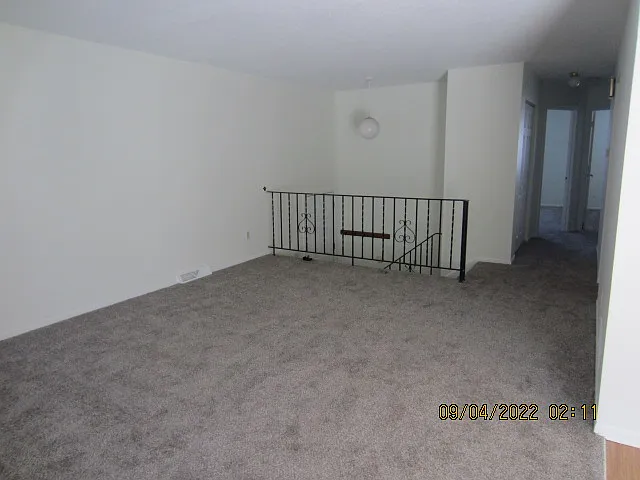 7908 Living Room2_09092022