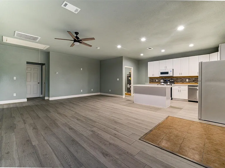 4323 Continental Dr — Photo 5