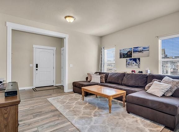 3rd image of 13067 Plum Ct