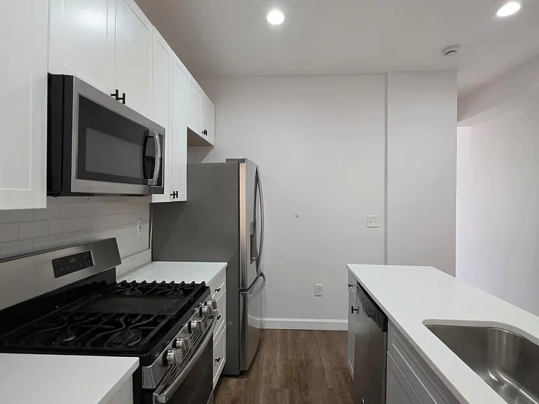 905 N Patterson Park Ave — Photo 10