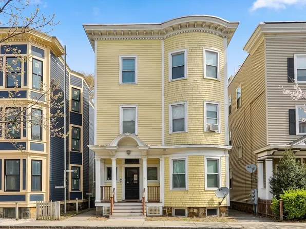 9 Bellflower St #C, Dorchester, MA 02125