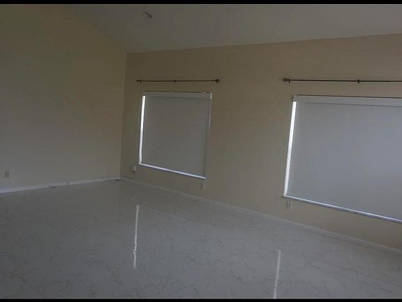 5th image of 10787 Fillmore Dr