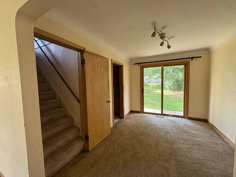 1798 Lydia Ave W — Photo 7