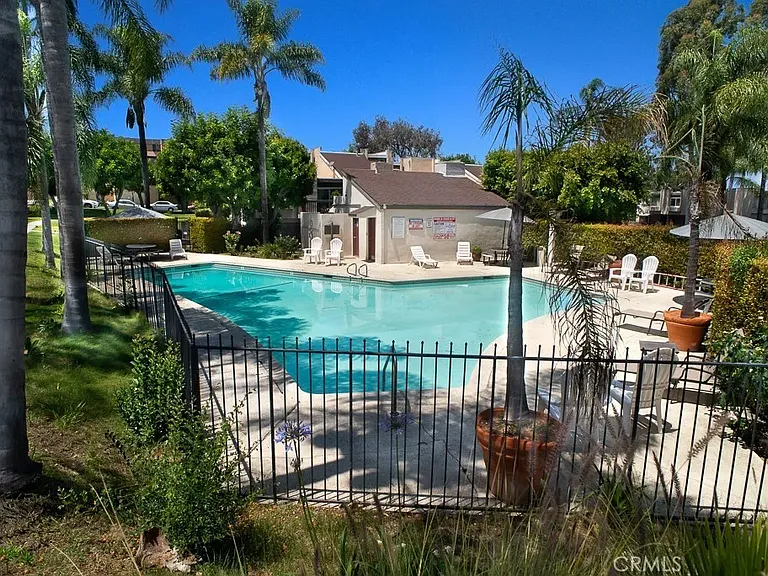1878 Rainbow Terrace Ln — Photo 8