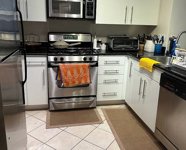1021 N Garfield St #419 — Photo 3