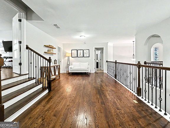 4th image of 2015 Chapel Estates Ln
