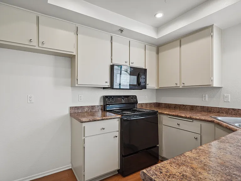 Kimberly Terrace — Photo 30