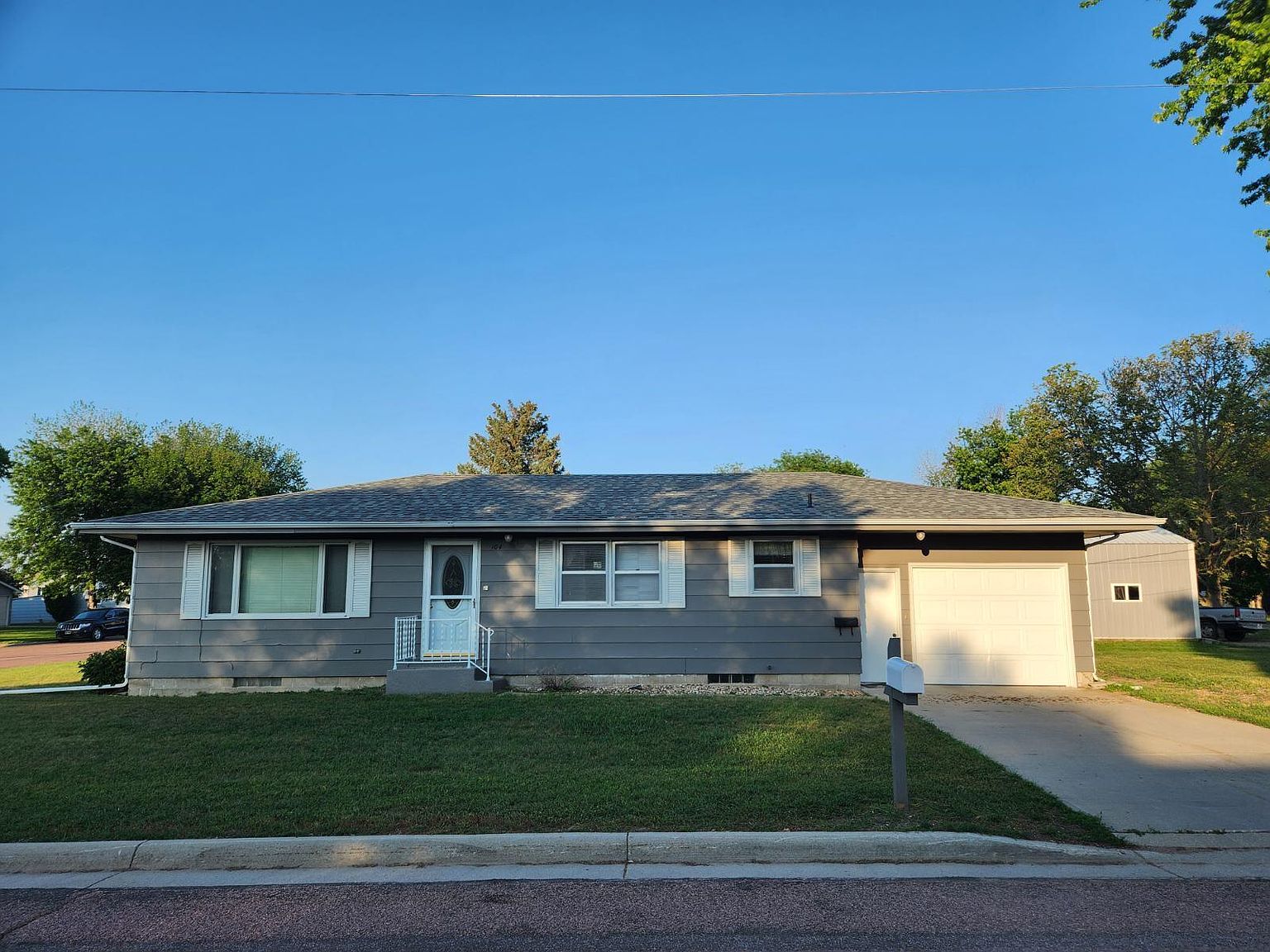 104 N Anna St, Parkston, SD 57366 MLS 23278 Zillow