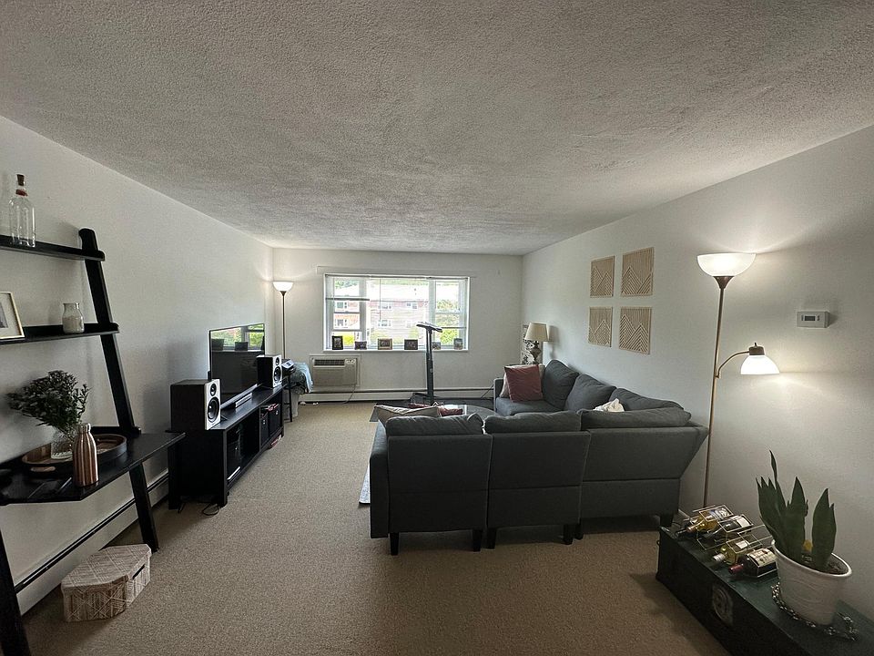 1st image of 1077 Chestnut St APT 7