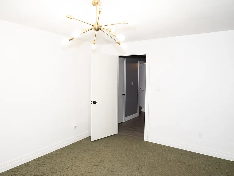 1426 W Nottingham Cir — Photo 41