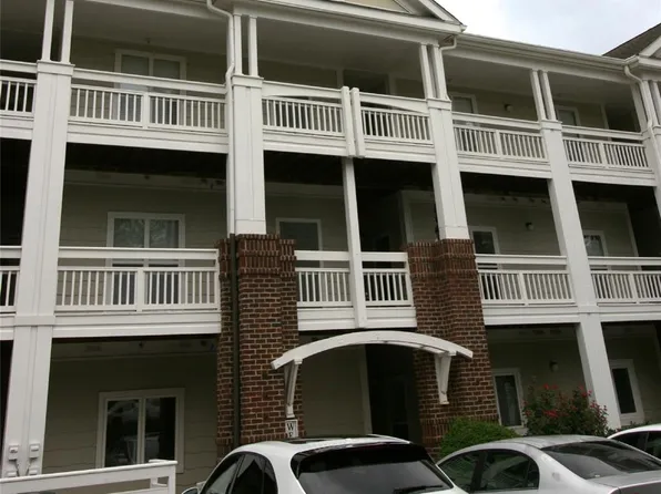 797 Peninsula Dr, Davidson, NC 28036