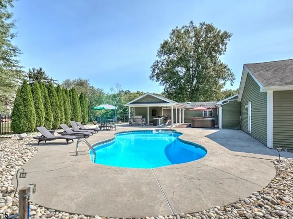 39 N Branch River Rd, Branchburg Twp., NJ 08876