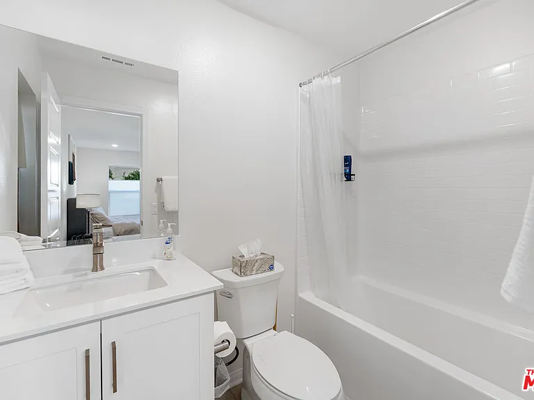 768 Daniel Freeman Cir — Photo 32
