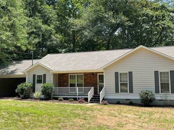 104 Cedar Creek Ct, Lagrange, GA 30240