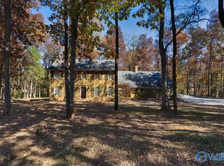 9511 Hemlock Dr SE, Huntsville, AL 35803