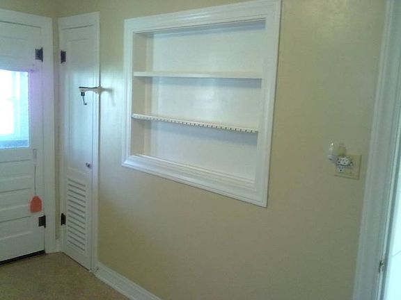 Plate rack in kitchen