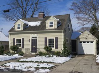 9 Friendly Dr, Warwick, RI 02888