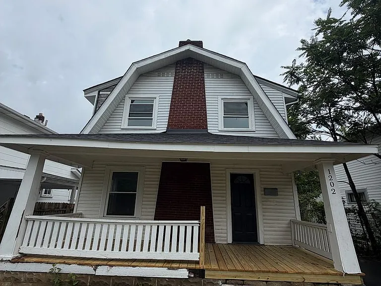 1202 E 20th Ave — Photo 1