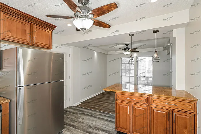 2305 Bramble Ln — Photo 8