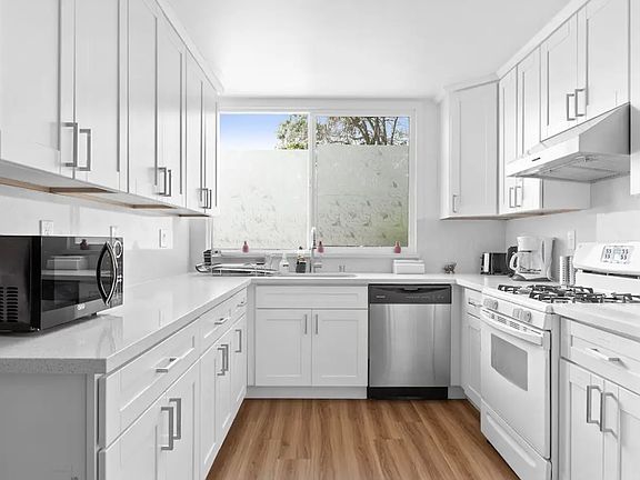 3rd image of 2744 Dublin Dr #1