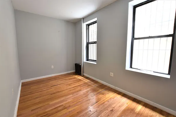 Rented by Clove Realty LLC | media 9