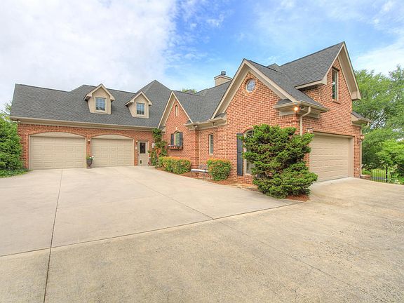 2nd image of 2533 Stone Creek Dr