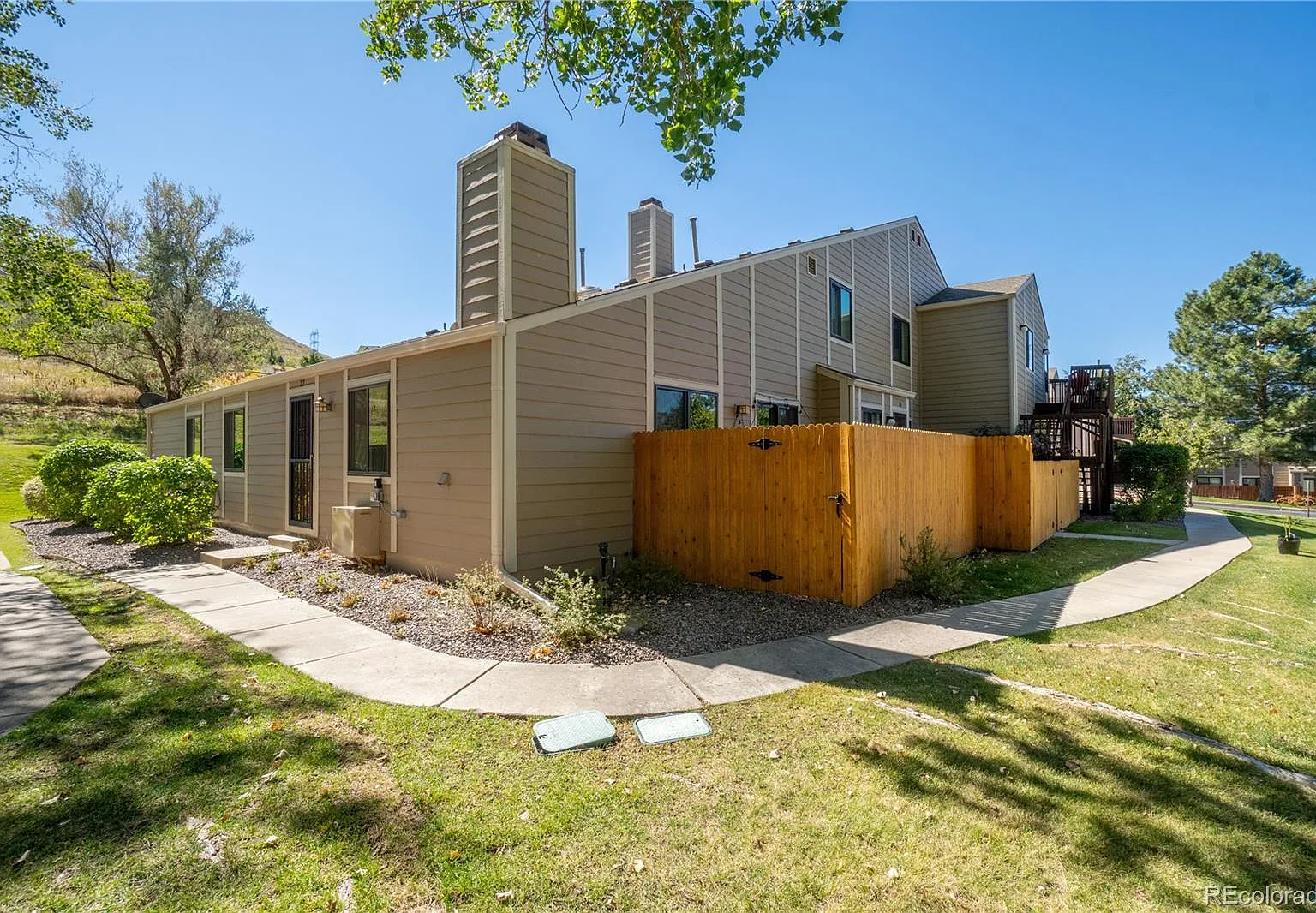 3 bed, 2.0 bath, 1200 sqft, $2,550 — Photo 1