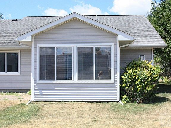 3rd image of 14 Fairway Dr