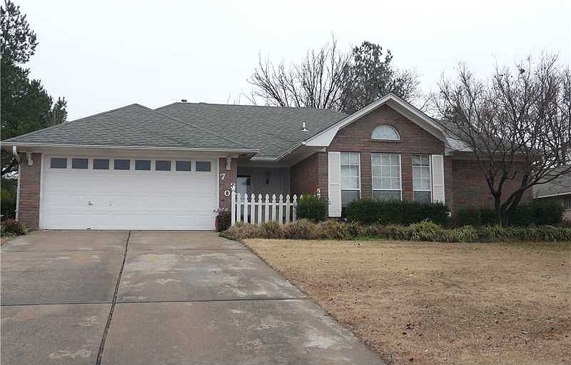 1st image of 703 Fir Dr