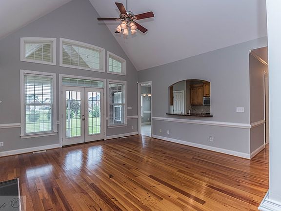 5th image of 205 Highwoods Dr