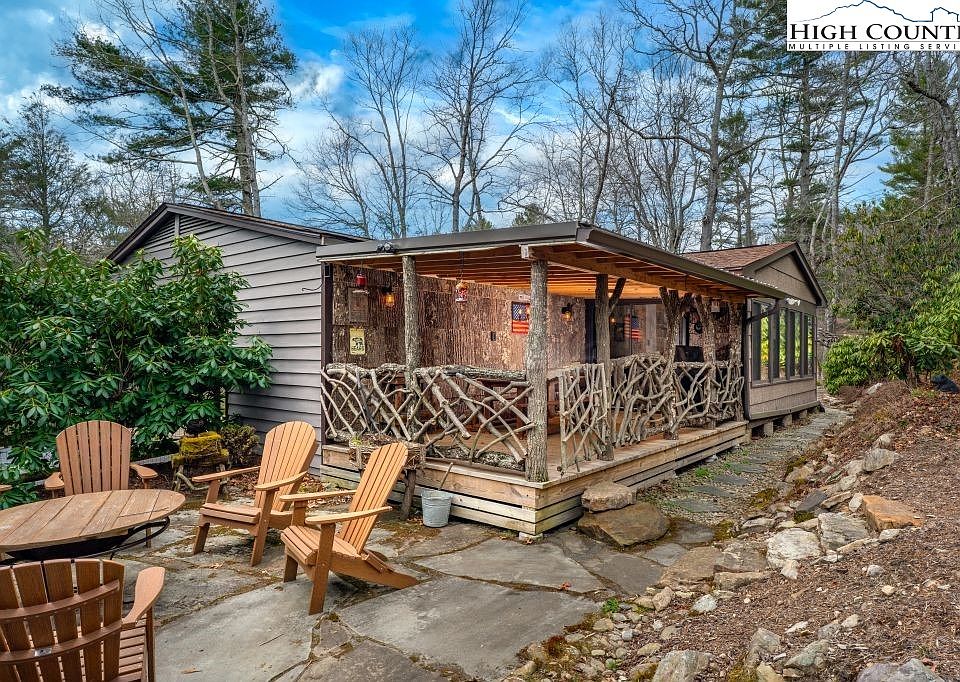 1st image of 25 Red Oak Lane
