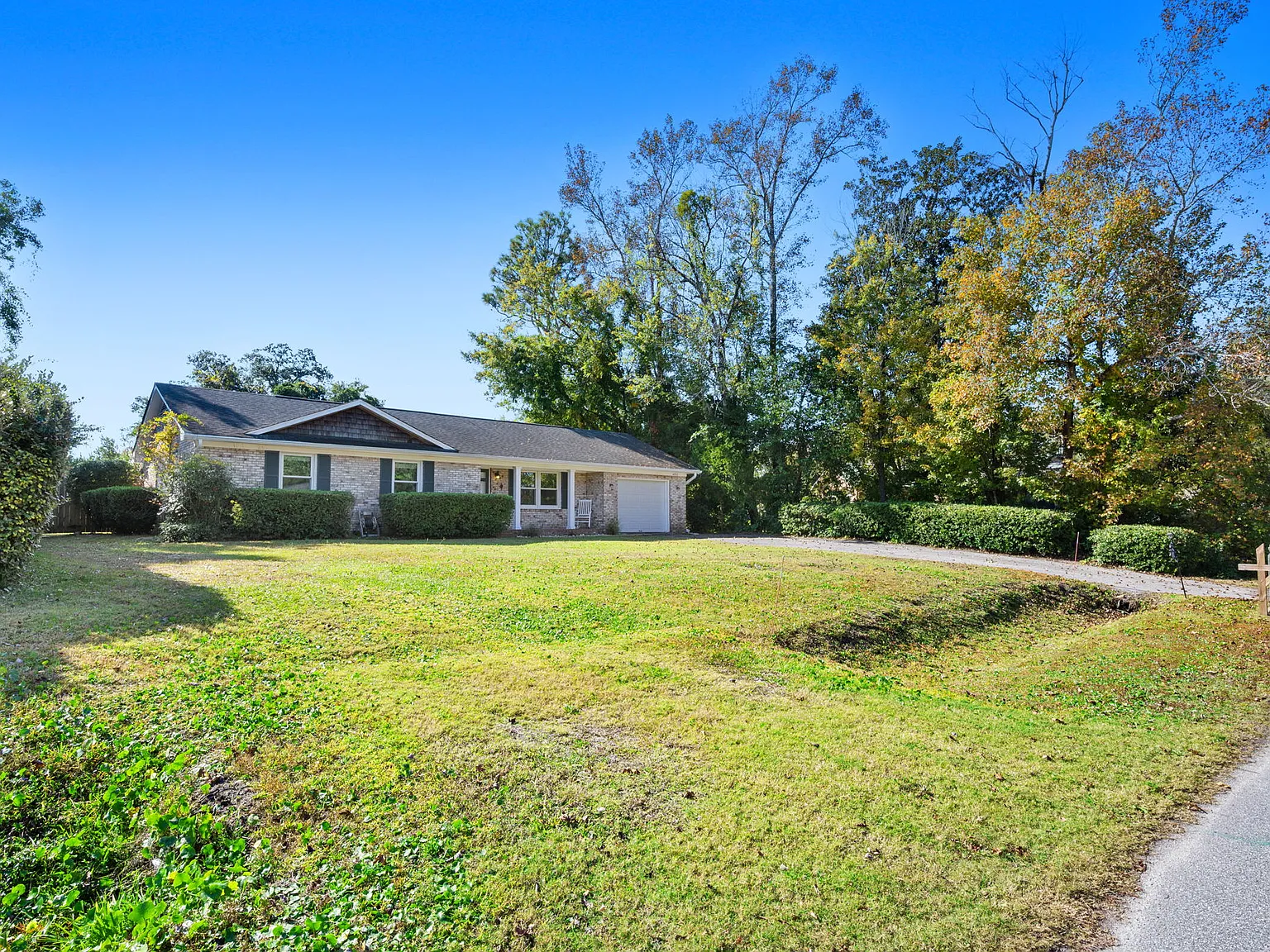 4 bed, 1450 sqft, $2,450 — Photo 3