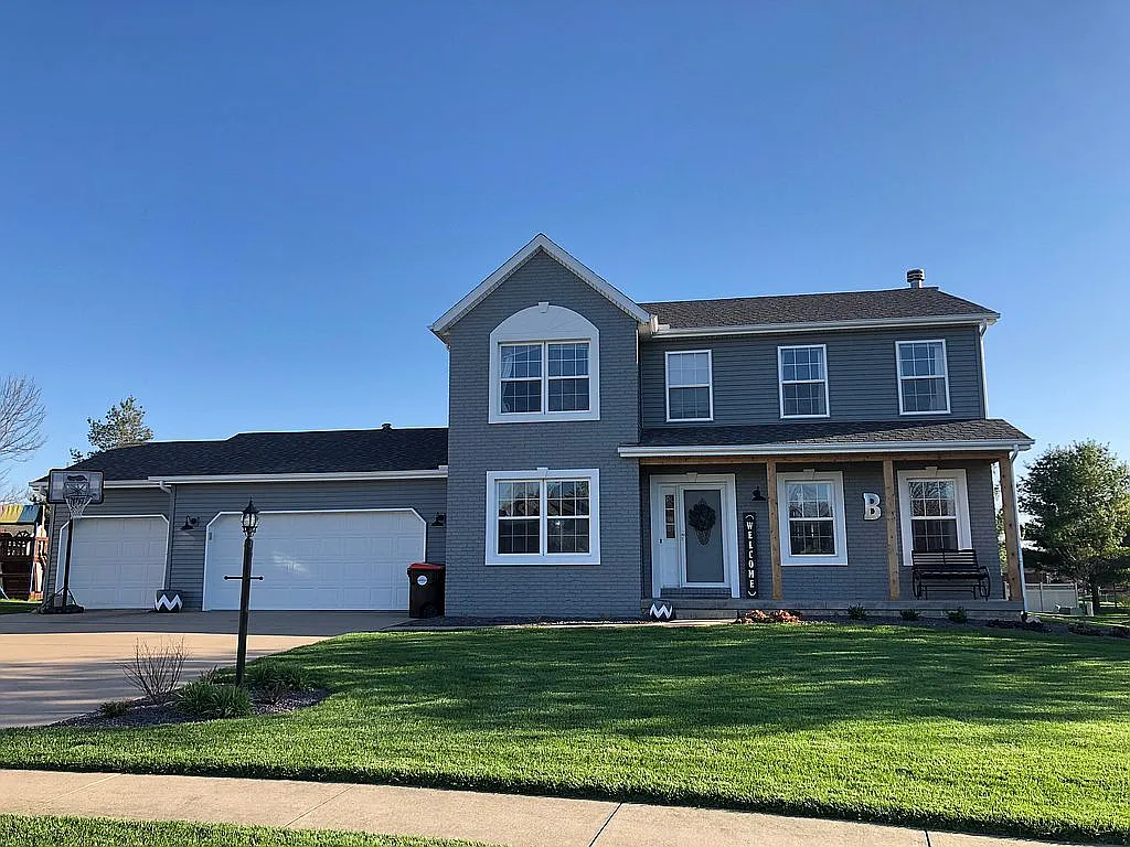 1006 Summerset St photo 1