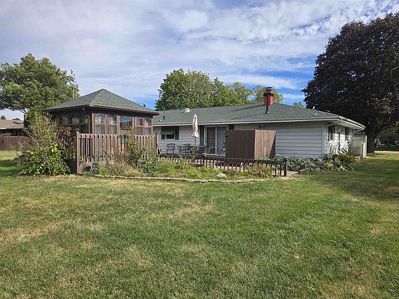3rd image of 7544 La Maine Dr