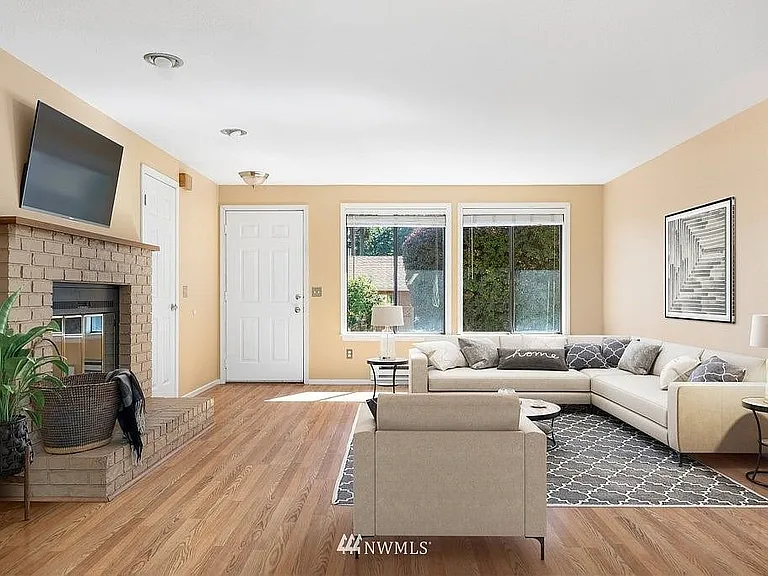 685 NW Atalanta Way #2 — Photo 2