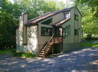 349 Canterbury Rd, Bushkill, PA 18324