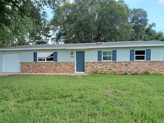 3rd image of 1205 Willard Dr