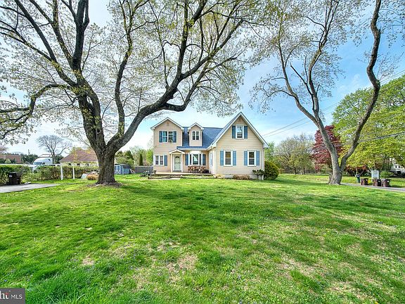 2nd image of 2194 Harmony Ln