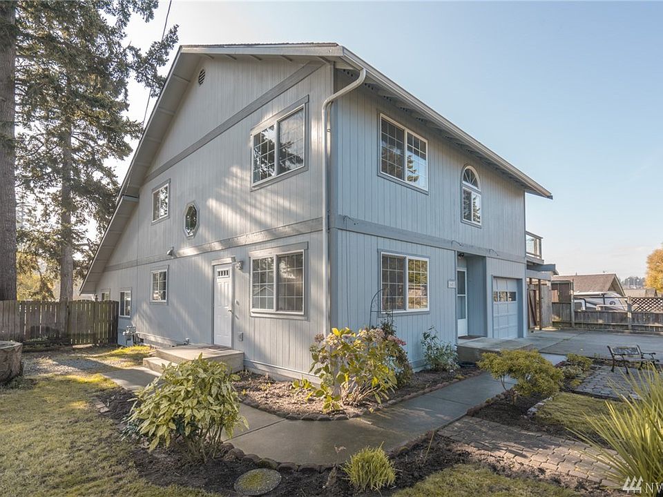 Attractive home with separate mother-in-law entrance