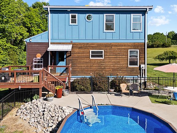 3rd image of 3121 Ashes Creek Ln