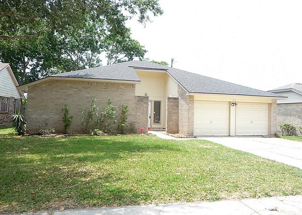 1st image of 313 Forest Hills Dr