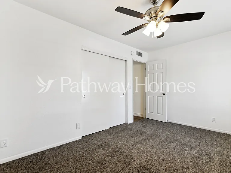 314 E Moore Ave — Photo 10